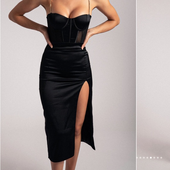 MESHKI Talisa Chain Strap Split Corset MIDI Dress in Black - Picture 5 of 8
